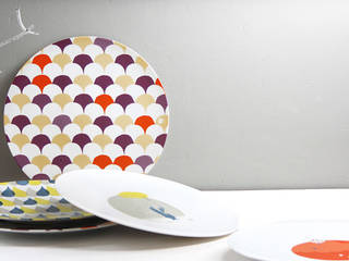 Assiette motif graphique "Le Lâcher de ballons", Petits Grains Petits Grains Dining room