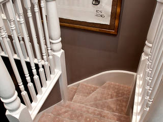 Eaton Square, Loomah Loomah Classic style corridor, hallway and stairs