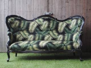 Victorian Palm Leaf Sofa Sketch Interiors Egzotyczny salon Kanapy i fotele