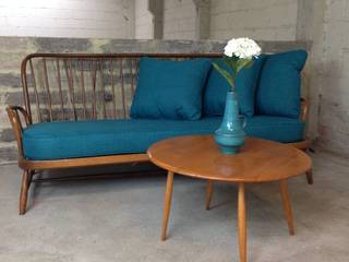 Vintage Ercol Jubilee Sofa in Teal , Sketch Interiors Sketch Interiors غرفة المعيشة