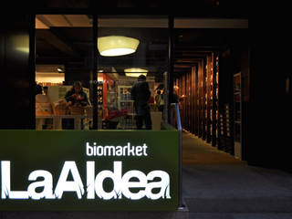 Supermercado Ecológico "La Aldea Biomarket", Intra Arquitectos Intra Arquitectos Commercial spaces
