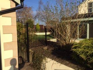 Bespoke Gates and Fencing, Garden Gates Direct Garden Gates Direct Klasyczny ogród