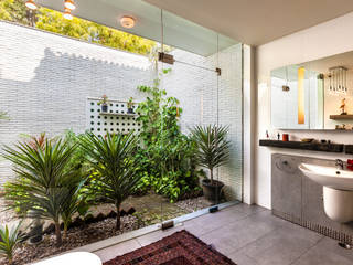 G Farm House, Kumar Moorthy & Associates Kumar Moorthy & Associates Ausgefallene Badezimmer