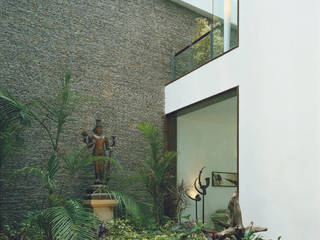 B Residence , Kumar Moorthy & Associates Kumar Moorthy & Associates Modern houses