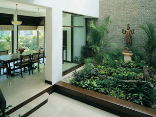 B House, Kumar Moorthy & Associates Kumar Moorthy & Associates Rumah Modern