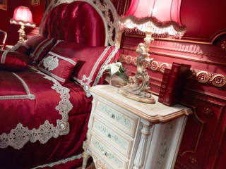 Cassandra Asnaghi Interiors Bedroom Beds & headboards