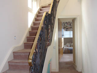 Duplex de grand standing Paris 16ème, Agence Manuel MARTINEZ Agence Manuel MARTINEZ Classic style corridor, hallway and stairs