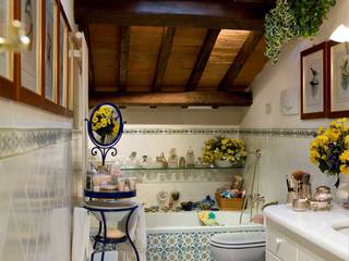 una casa per collezionisti, archbcstudio archbcstudio Classic style bathroom Decoration