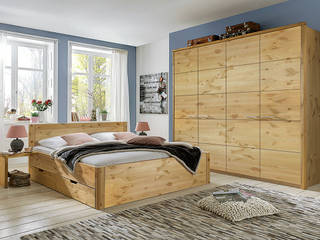 homify Classic style bedroom Wardrobes & closets