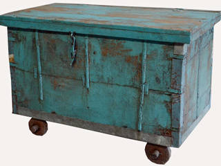 Türkis Metall-Truhe auf Rädern Holztruhen.org Asian style corridor, hallway & stairs Storage
