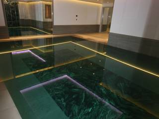 Indoor subterranean pool with movable floor, Tanby Pools Tanby Pools Piscinas modernas