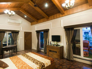 mr. vikas agrawal, artha interiors private limited artha interiors private limited Classic style bedroom
