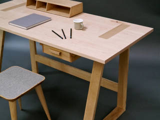 Frame Desk, Barnby & Day Barnby & Day Modern Study Room and Home Office Desks