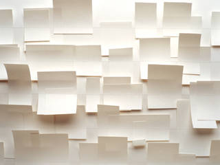 Panneau de papier In The White Room par Tracy Kendall, the Collection the Collection Murs & Sols modernes