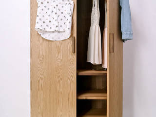 Stilt Wardrobe Barnby & Day ห้องนอน Wardrobes & closets