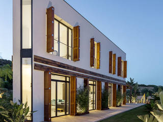 Mediterranean style houses by 08023 Architects Mediterranean