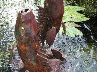 Koi Carp Fountain, Humphrey Bowden Fountain Designer and Maker Humphrey Bowden Fountain Designer and Maker Mais espaços