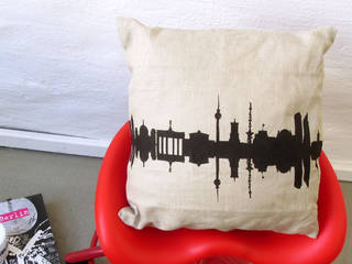 Kissen mit Skyline Print, 44spaces 44spaces Salas de estilo escandinavo