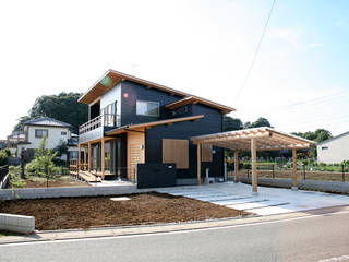 黒の家, 八島建築設計室 八島建築設計室 Casas de estilo ecléctico