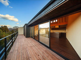 玄燈舎, 傳寶慶子建築研究所 傳寶慶子建築研究所 Modern balcony, veranda & terrace