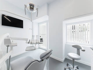 Clinica dental Dr. Pablo Sieiro, Nan Arquitectos Nan Arquitectos Commercial spaces