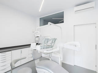 Clinica dental Dr. Pablo Sieiro, Nan Arquitectos Nan Arquitectos Bedrijfsruimten
