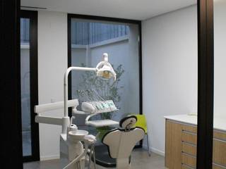 Clínica dental en Chiva, miguel cosín miguel cosín Commercial spaces