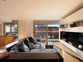 Duplex en Barcelona, The Pont design The Pont design Modern living room