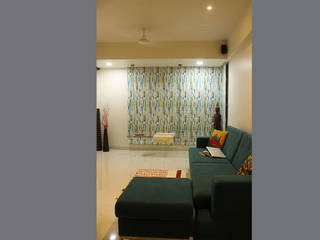 Colourful Abode in Kandivali, S K Designs S K Designs Salones de estilo moderno