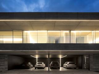 Sambade House, spaceworkers® spaceworkers® Garage/Rimessa in stile moderno