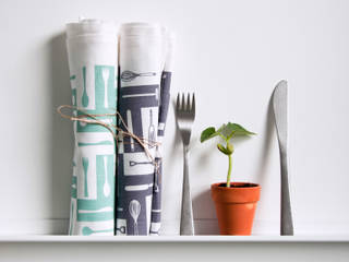 Printed tea towels by Kate Farley, Kate Farley Kate Farley Cocinas de estilo moderno