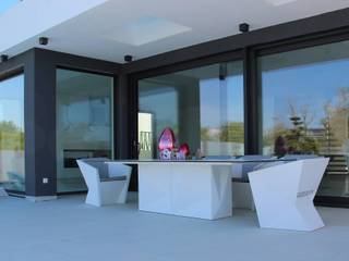 Vondom Outdoor Möbel, Home & Light Home & Light بلكونة أو شرفة