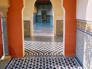 Wie aus 1001 Nacht: orientalischer Garten in Berlin, Kamel Louafi Landschaftsarchitekten Kamel Louafi Landschaftsarchitekten Giardino eclettico