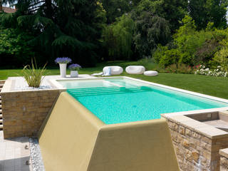 Benessere nel verde con armonia. Una villa contemporanea, concepita come una Spa., Studio d'Architettura MIRKO VARISCHI Studio d'Architettura MIRKO VARISCHI Moderne Pools