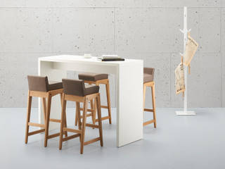 Polehanger, rosconi GmbH rosconi GmbH Ingresso, Corridoio & Scale in stile minimalista