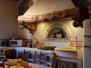 Cucina La Mangiatoia, Porte del Passato Porte del Passato Nhà bếp phong cách mộc mạc