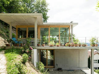 Modernes Traumhaus mit 1a-Aussicht, GIAN SALIS ARCHITEKT GIAN SALIS ARCHITEKT Rumah Modern
