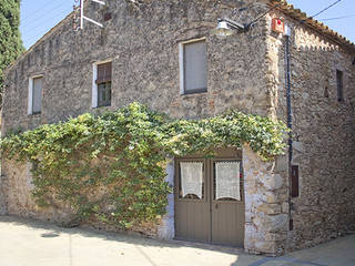 Interiorismo vivienda Empordán, Isa de Luca Isa de Luca Rustic style house