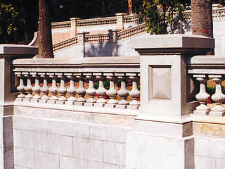 Balustrade of the Heures Palace (Palau d'Heures), Mago Mago Balcones y terrazas clásicos