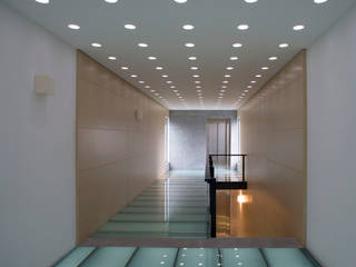 Masaryk 123, Serrano Monjaraz Arquitectos Serrano Monjaraz Arquitectos モダンスタイルの 玄関&廊下&階段