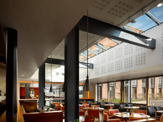 Dukes 92 Grill, OMI Architects OMI Architects Commercial spaces