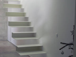 Maison à patio, Hamerman Rouby Architectes Hamerman Rouby Architectes Minimalist corridor, hallway & stairs