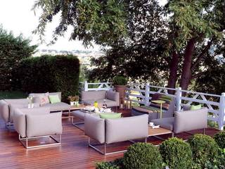House E - E Evi, HANDE KOKSAL INTERIORS HANDE KOKSAL INTERIORS Modern balcony, veranda & terrace