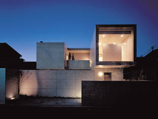 House of Kami, 一級建築士事務所アトリエｍ 一級建築士事務所アトリエｍ Moderne Häuser Stahlbeton Grau