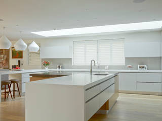 Kitchen shutters, The New England Shutter Company The New England Shutter Company Cocinas de estilo minimalista