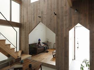 Hazukashi House, ALTS DESIGN OFFICE ALTS DESIGN OFFICE Rustikale Wohnzimmer