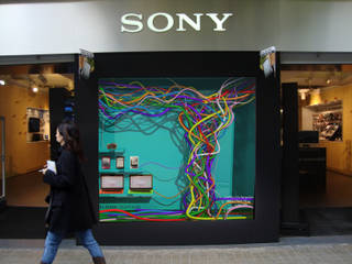 Proyecto de diseño escaparate para Sony Store Barcelona, PEANUT DESIGN STUDIO PEANUT DESIGN STUDIO مساحات تجارية