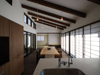 加良部の家, 高松設計事務所 高松設計事務所 Classic style living room
