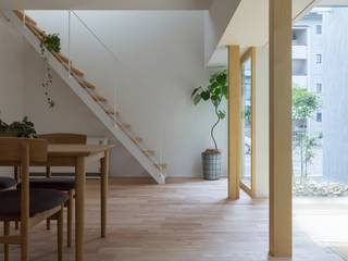 Kusatsu House, ALTS DESIGN OFFICE ALTS DESIGN OFFICE Nowoczesny korytarz, przedpokój i schody