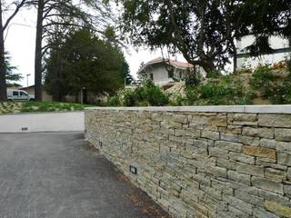 parc de la maison de la rencontre à Ecully (69), ATELIER DU BOCAL paysagistes ATELIER DU BOCAL paysagistes 商業空間